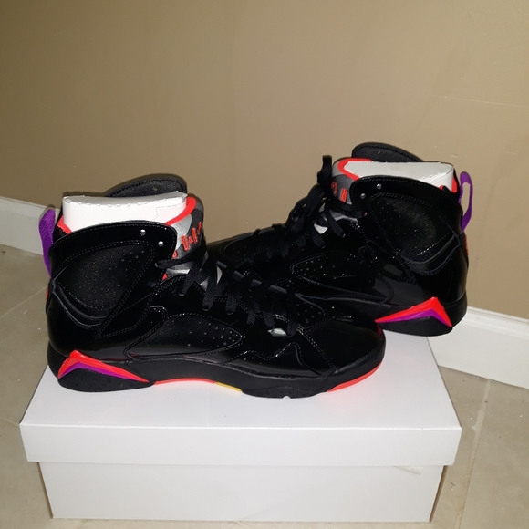 Retro 7s - Picture 1 of 1